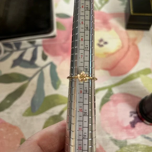 Pandora 14K solid yellow Gold and Cream Flower Ring, Size 8, EUC - Picture 5 of 5